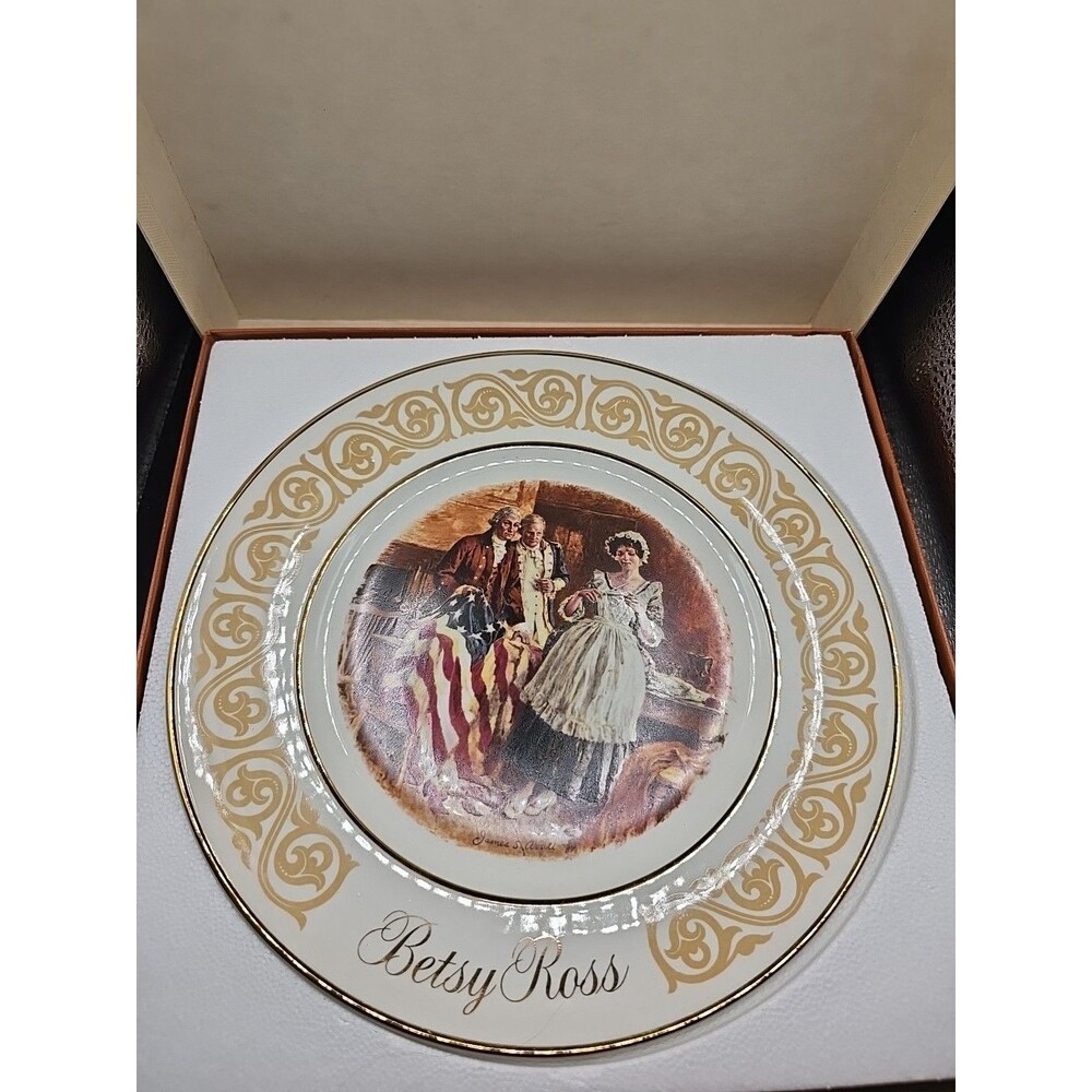 Avon Betsy Ross Collector Plate American History Ceramic Round Wedgewood 9" Box